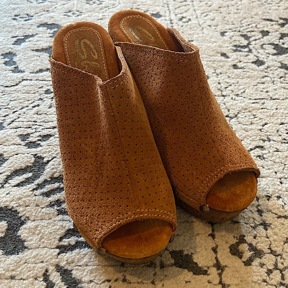 Sbicca Vintage Collection Retro Suede Nailhead Detail Mule Wedge Heels Wood 38